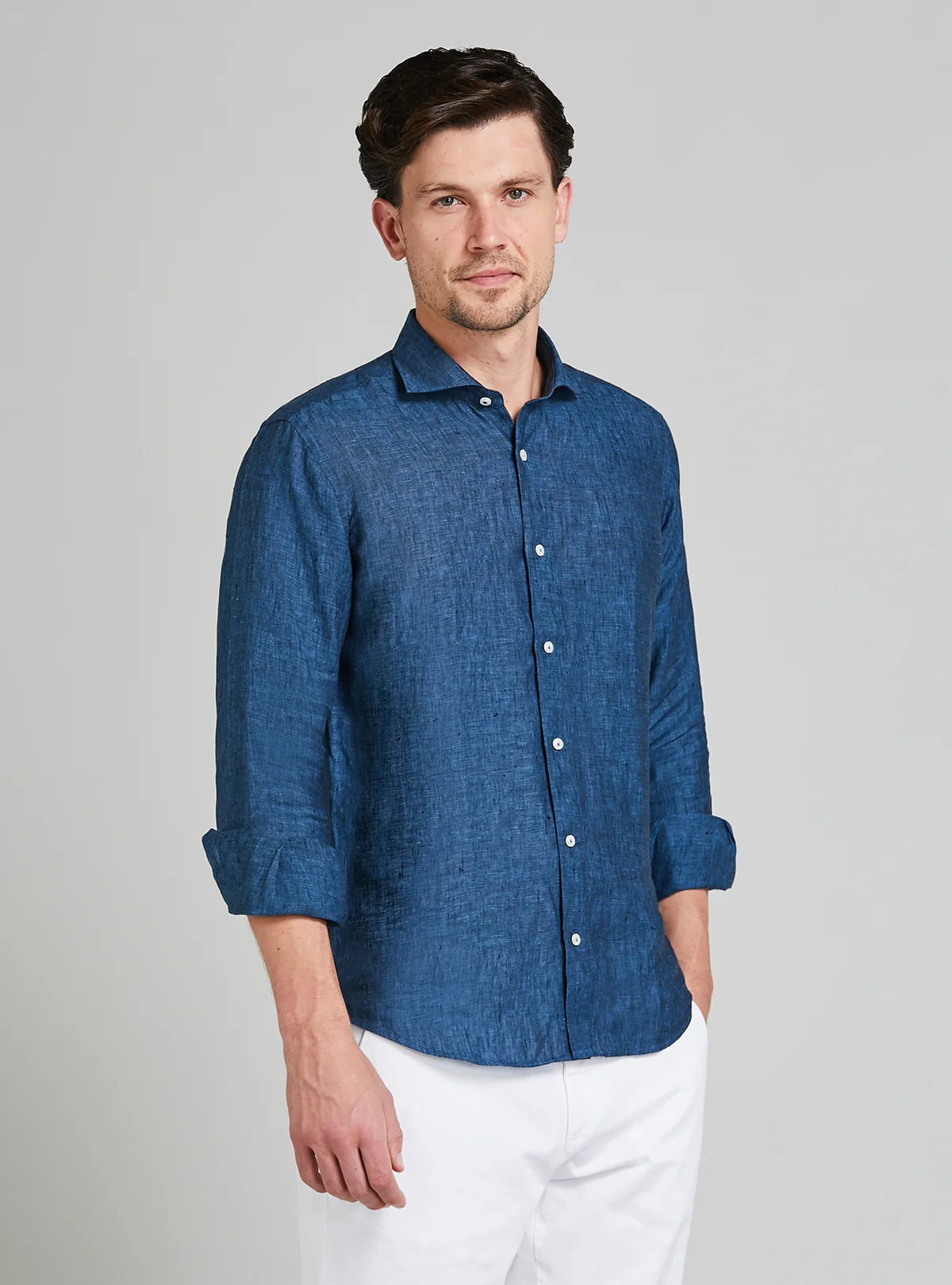 Camicia collo francese in lino tinta unita - Image 2